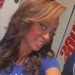 Meet your Posher, Shakira